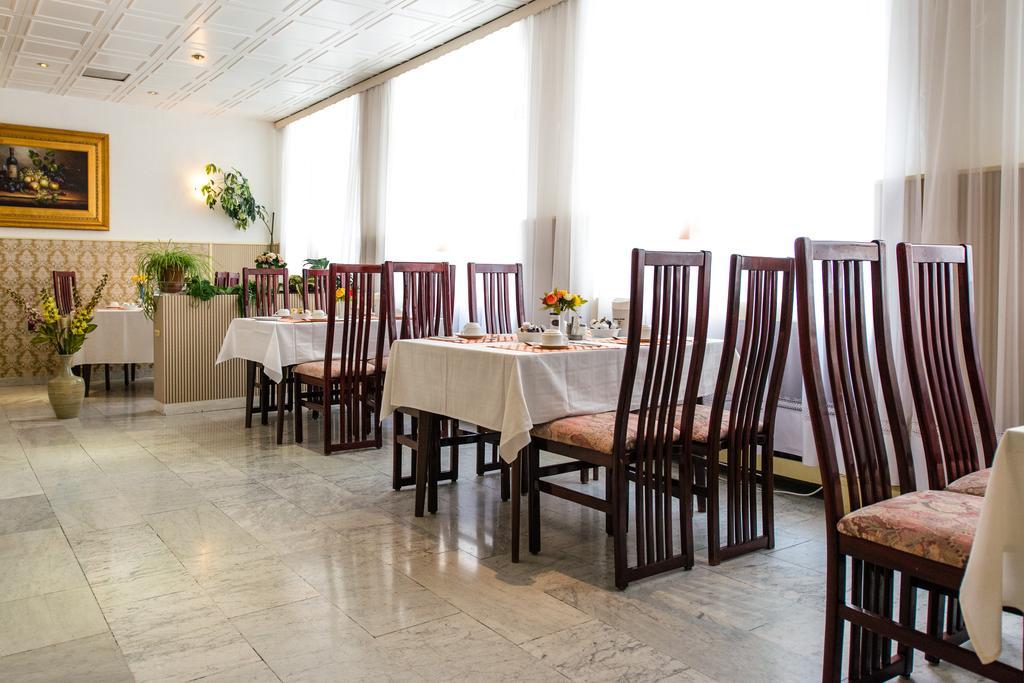 Ravel International Hotel Offenbach am Main Bagian luar foto
