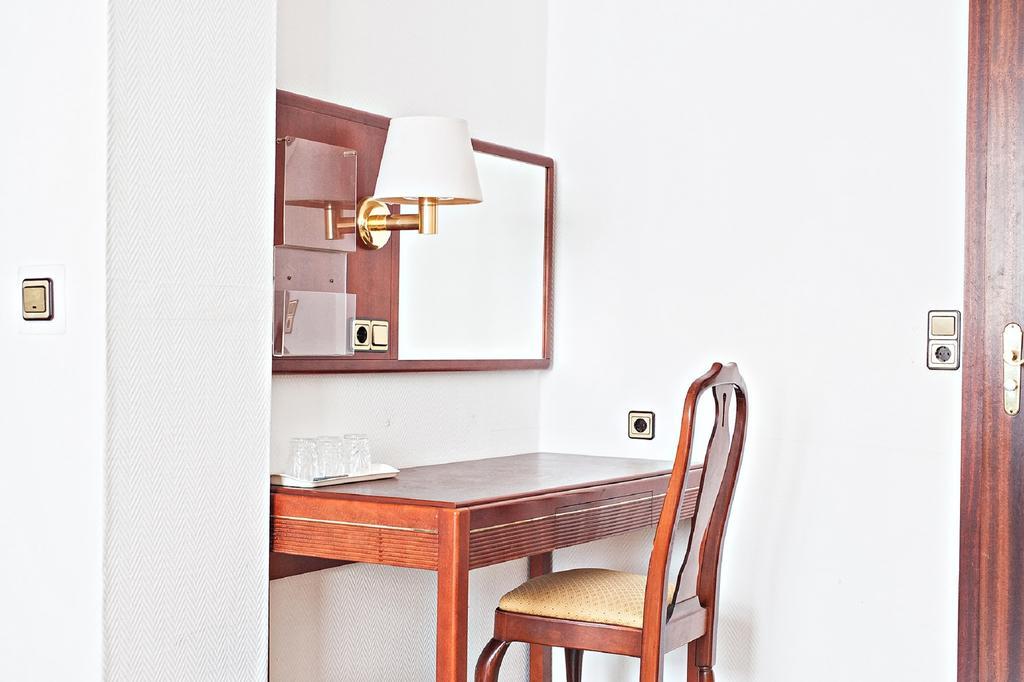 Ravel International Hotel Offenbach am Main Ruang foto